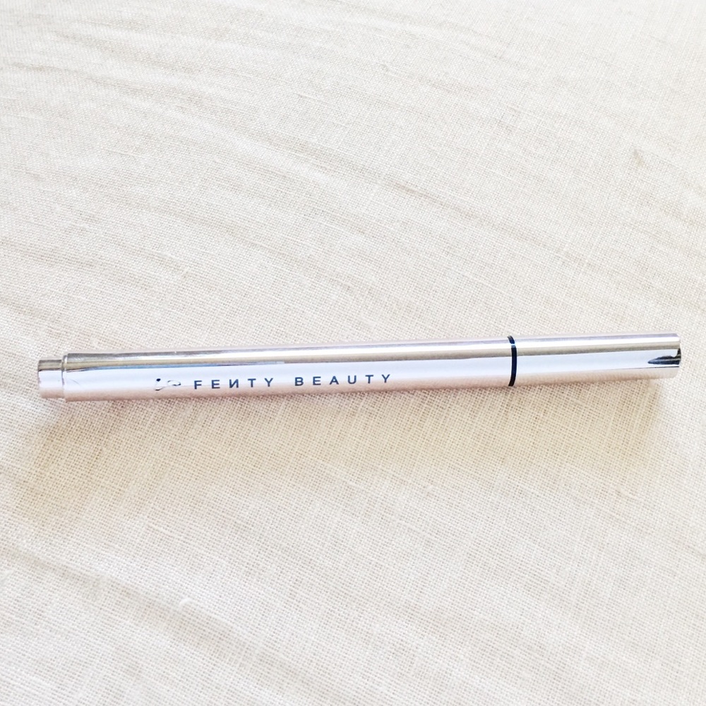 FENTY || Flyliner Longwear Liquid Liner
